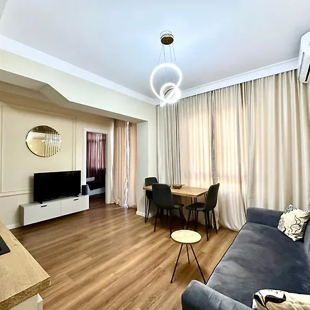 New Stylish Komuna E Parisit Apartment *