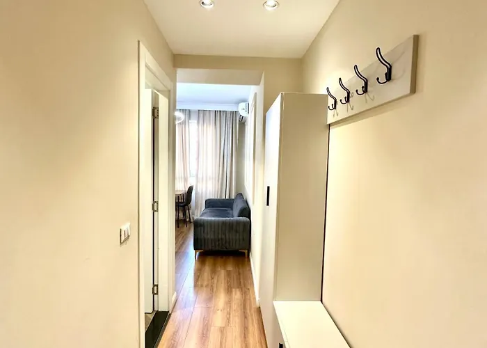 New Stylish Komuna E Parisit Apartment